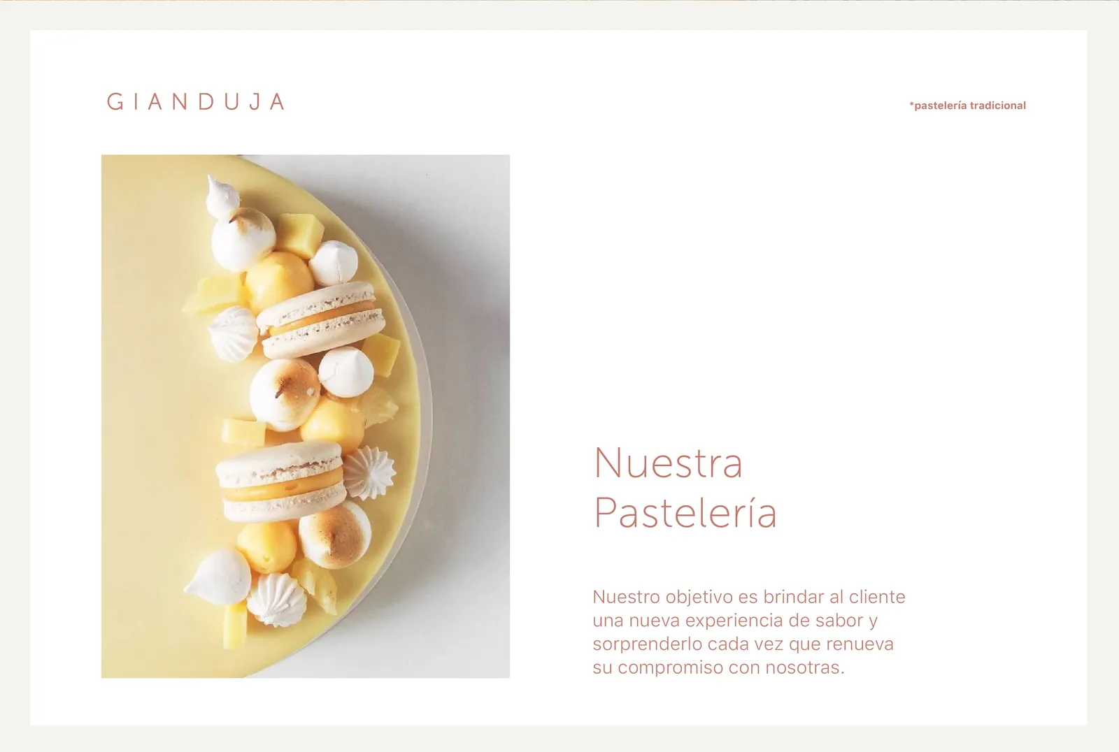 Doble página Nuestra Pastelería con fotografía de un postre sobre fondo amarillo